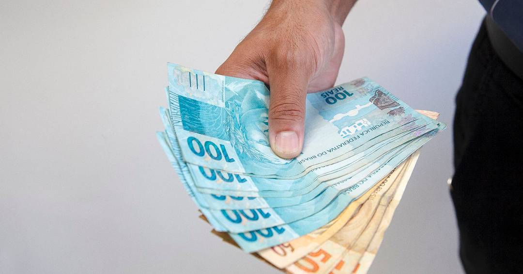 Cashback devolverá imposto a famílias mais pobres