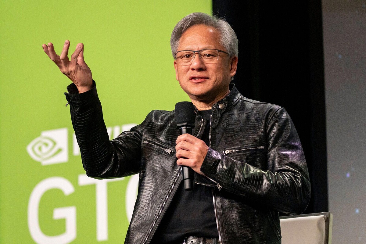 Fortuna do CEO da Nvidia alcança patamar de Warren Buffett