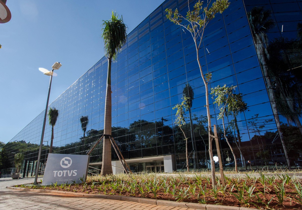 Stone vende a Linx para a Totvs por menos da metade do que pagou